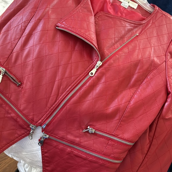Red faux leather jacket - Picture 5 of 8